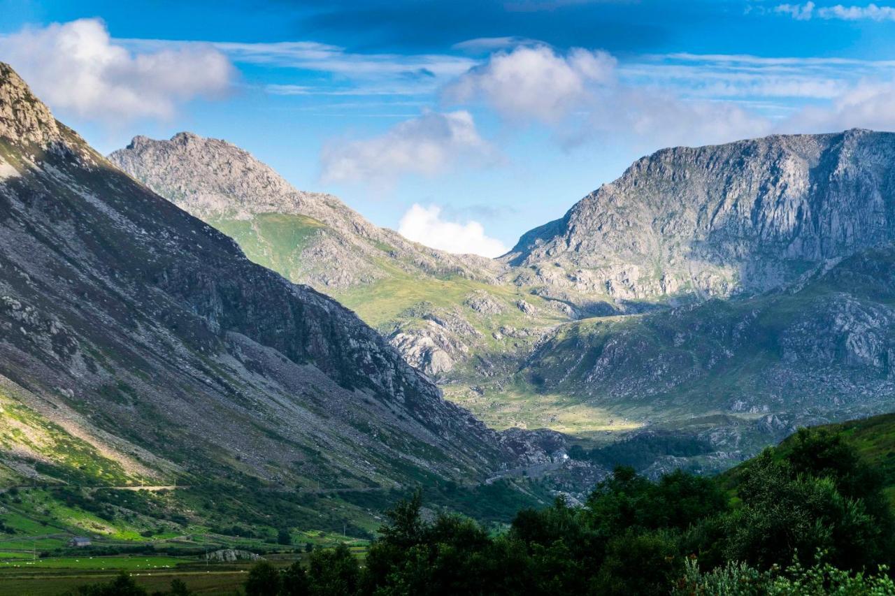 Snowdonia Mountain Hostel Bethesda Exterior photo